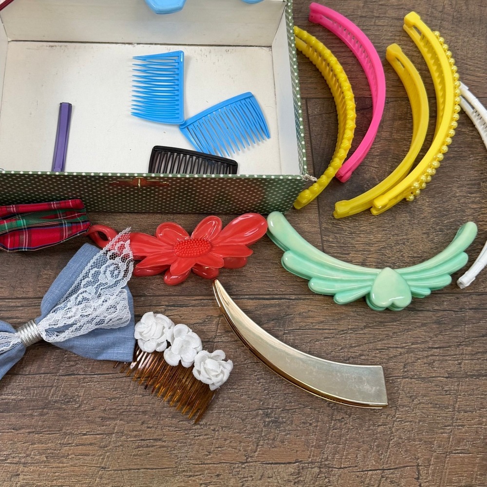 Vintage 1980s Hair Accessories Banana Clips Barrettes Combs - Picture 2 of 16
